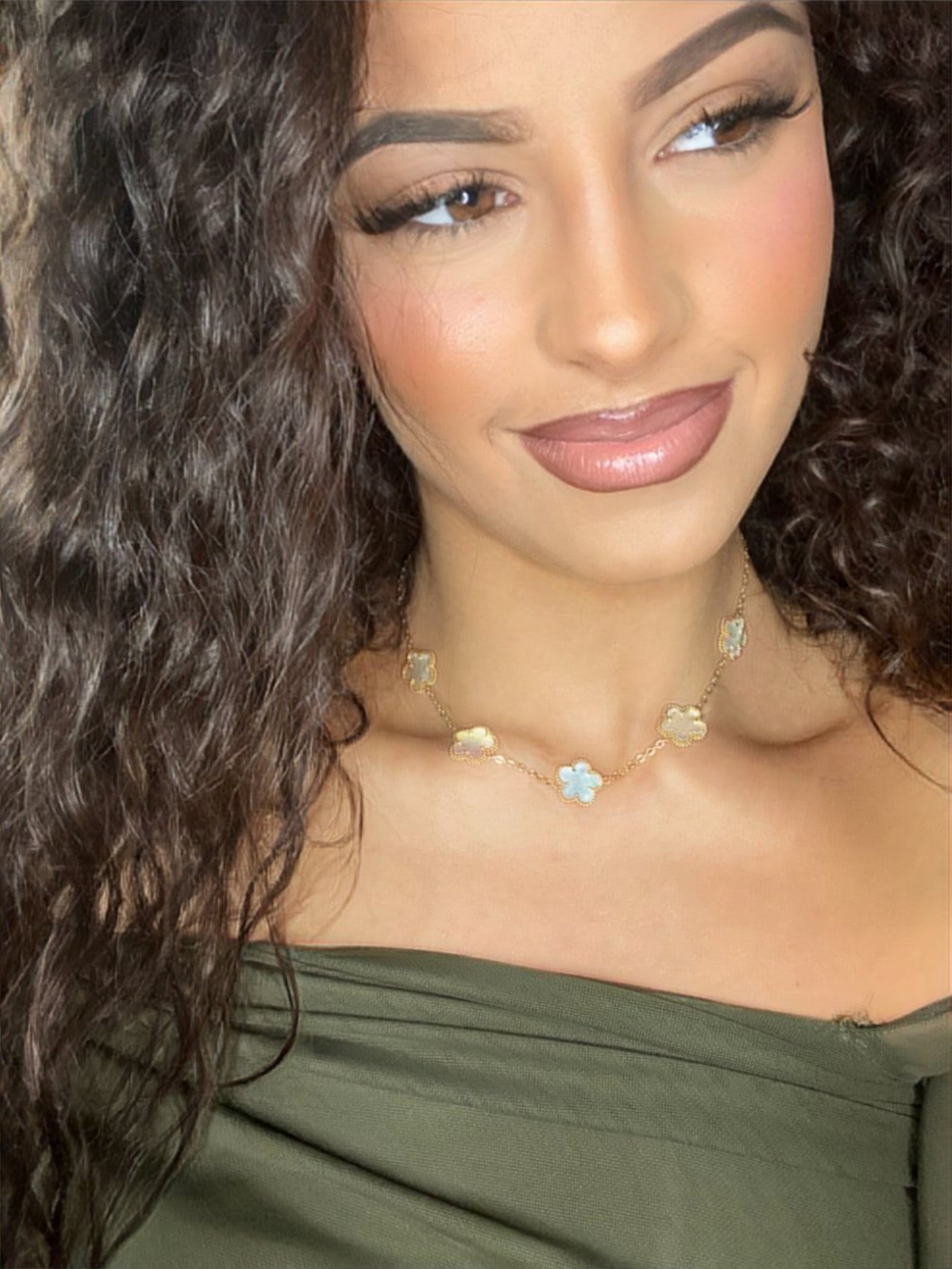 Collier flora